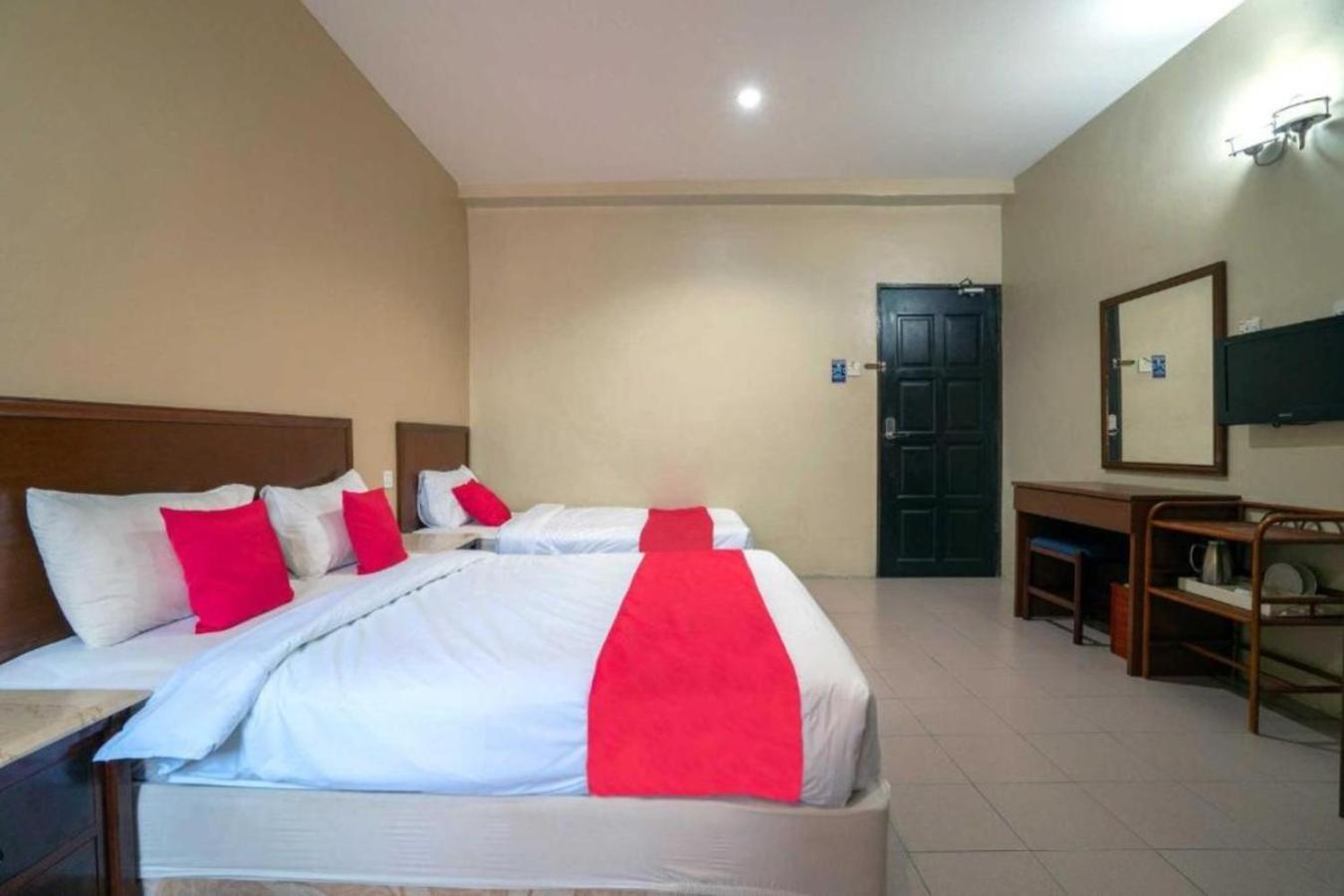 De Clinique Hotel Kampong Pasir Bogak Ngoại thất bức ảnh